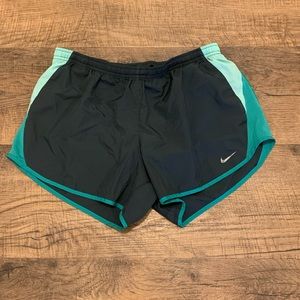Women’s large Nike shorts